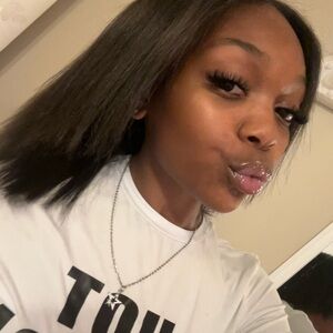 Meet your Posher, Briana